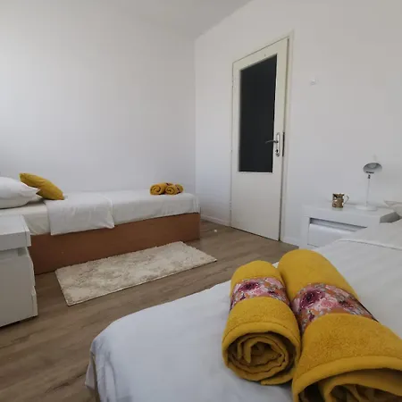 Spacious Apartment Mank3 City Split Exterior photo